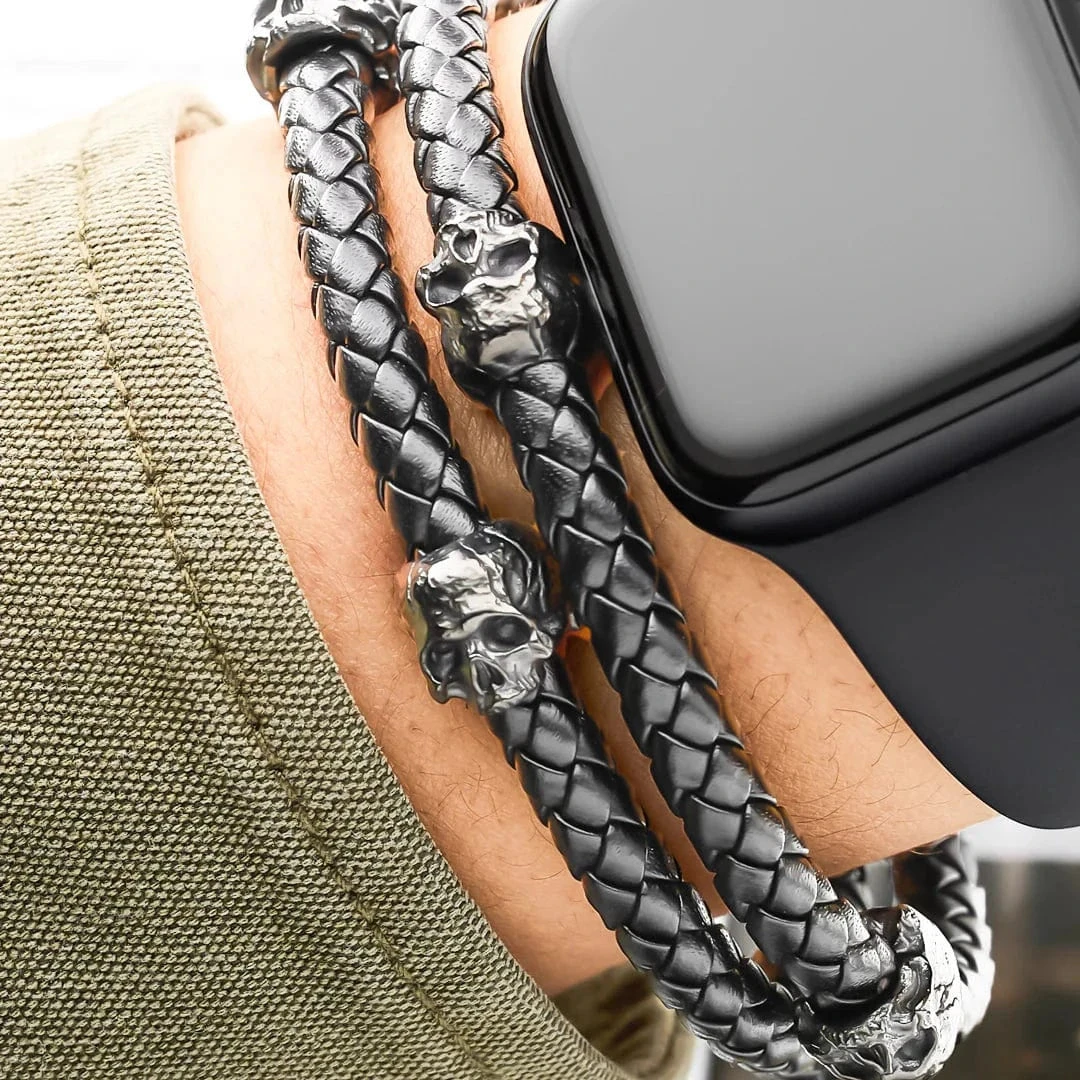 Bracelet Double tête de mort en cuir Bracelet Double Tête De Mort En Cuir -Mathieu Blan Chard Soldes bracelet double tete de mort en cuir skeletonhd bracelet de cuir double tete de mort python noir skeletonhd mathieu blanchard joaillerie 1170887084