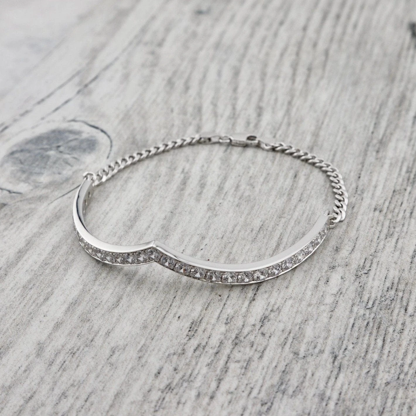 Bracelet V Bracelet V -Mathieu Blan Chard Soldes bracelet v mathieu blanchard bracelet v mathieu blanchard joaillerie 1082980763