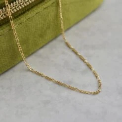 Chaine Figaro En Or 10K 2 Chaine Figaro En Or 10K -Mathieu Blan Chard Soldes chaine figaro en or 10k chaine figaro en or solide 10k 18 pouces mathieu blanchard mathieu blanchard joaillerie 41367394386168