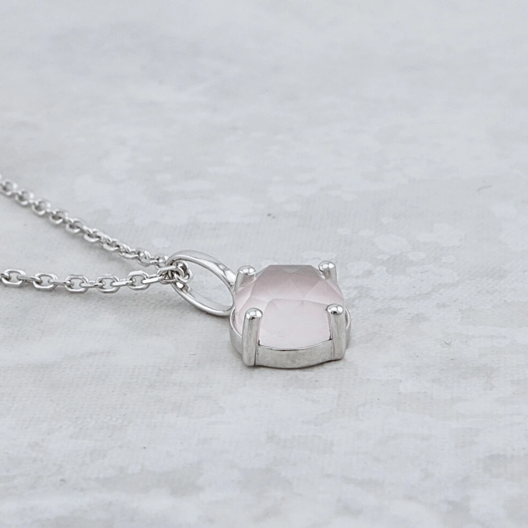 Collier en argent sterling et Quartz rose Collier En Argent Sterling Et Quartz Rose -Mathieu Blan Chard Soldes collier en argent sterling et quartz rose argent sterling mathieu blanchard collier en argent sterling et quartz rose mathieu blanchard mathieu blanchard joaillerie 43614905106680