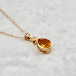 Collier En Or 10K, Citrine Et Diamant 2 Collier En Or 10K, Citrine Et Diamant -Mathieu Blan Chard Soldes collier en or 10k citrine et diamant kp05 104211y citrine collier en or 10k citrine poire et diamant mathieu blanchard mathieu blanchard joaillerie 1170887375