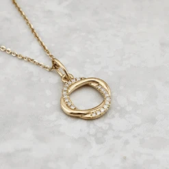 Collier Entrelacées En Or 10K Et Moissanites -Mathieu Blan Chard Soldes collier entrelacees en or 10k et moissanites dore or 10k mathieu blanchard pcodom14129s collier entrelacees en or 10k et moissanites mathieu blanchard mathieu blanchard joaillerie 1170887214