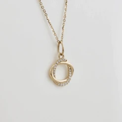 Collier Entrelacées En Or 10K Et Moissanites -Mathieu Blan Chard Soldes collier entrelacees en or 10k et moissanites dore or 10k mathieu blanchard pcodom14129s collier entrelacees en or 10k et moissanites mathieu blanchard mathieu blanchard joaillerie 1170887216