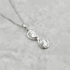 Collier Infini Poire En Or 10K Et Moissanites