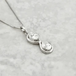 Collier Infini Poire En Or 10K Et Moissanites -Mathieu Blan Chard Soldes collier infini poire en or 10k et moissanites argent or 10k mathieu blanchard collier infini en or 10k et moissanites poire mathieu blanchard mathieu blanchard joaillerie 1170887627