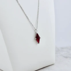 Collier Losange En Argent Sterling Et Grenat -Mathieu Blan Chard Soldes collier losange en argent sterling et grenat argent sterling mathieu blanchard collier losange en argent sterling et grenat mathieu blanchard mathieu blanchard joaillerie 43614900453624