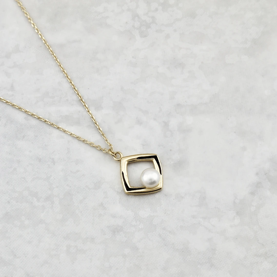 Collier Perles en or 10K Collier Perles En Or 10K -Mathieu Blan Chard Soldes collier perles en or 10k mathieu blanchard joaillerie g080 3 collier perles en or 10k et email noir mathieu blanchard mathieu blanchard joaillerie 1143265864