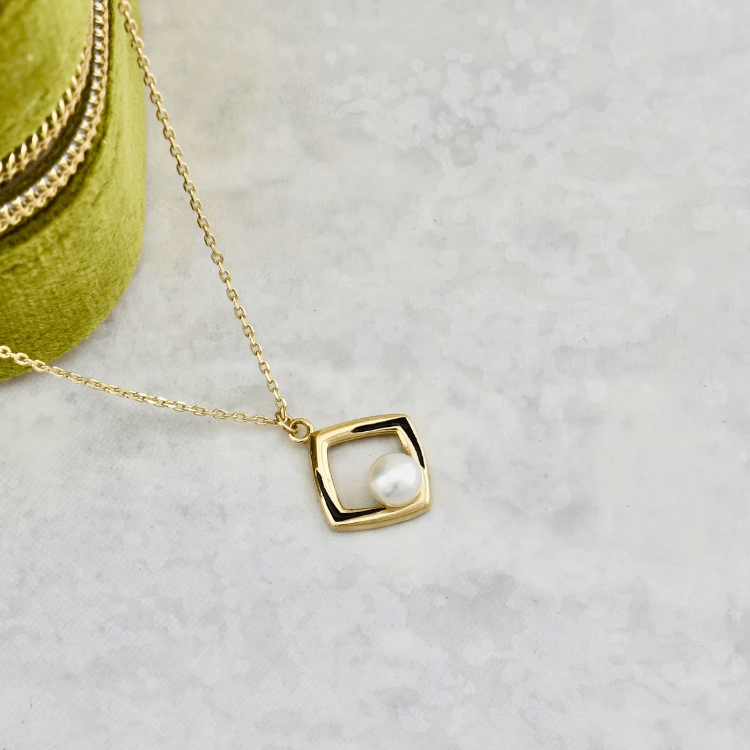 Collier Perles en or 10K Collier Perles En Or 10K -Mathieu Blan Chard Soldes collier perles en or 10k mathieu blanchard joaillerie g080 3 collier perles en or 10k et email noir mathieu blanchard mathieu blanchard joaillerie 1143265865