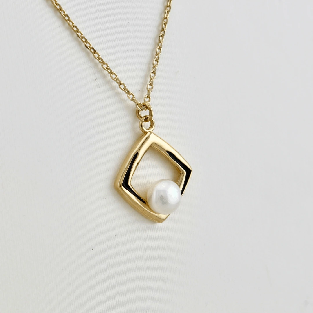 Collier Perles en or 10K Collier Perles En Or 10K -Mathieu Blan Chard Soldes collier perles en or 10k mathieu blanchard joaillerie g080 3 collier perles en or 10k et email noir mathieu blanchard mathieu blanchard joaillerie 1143265866