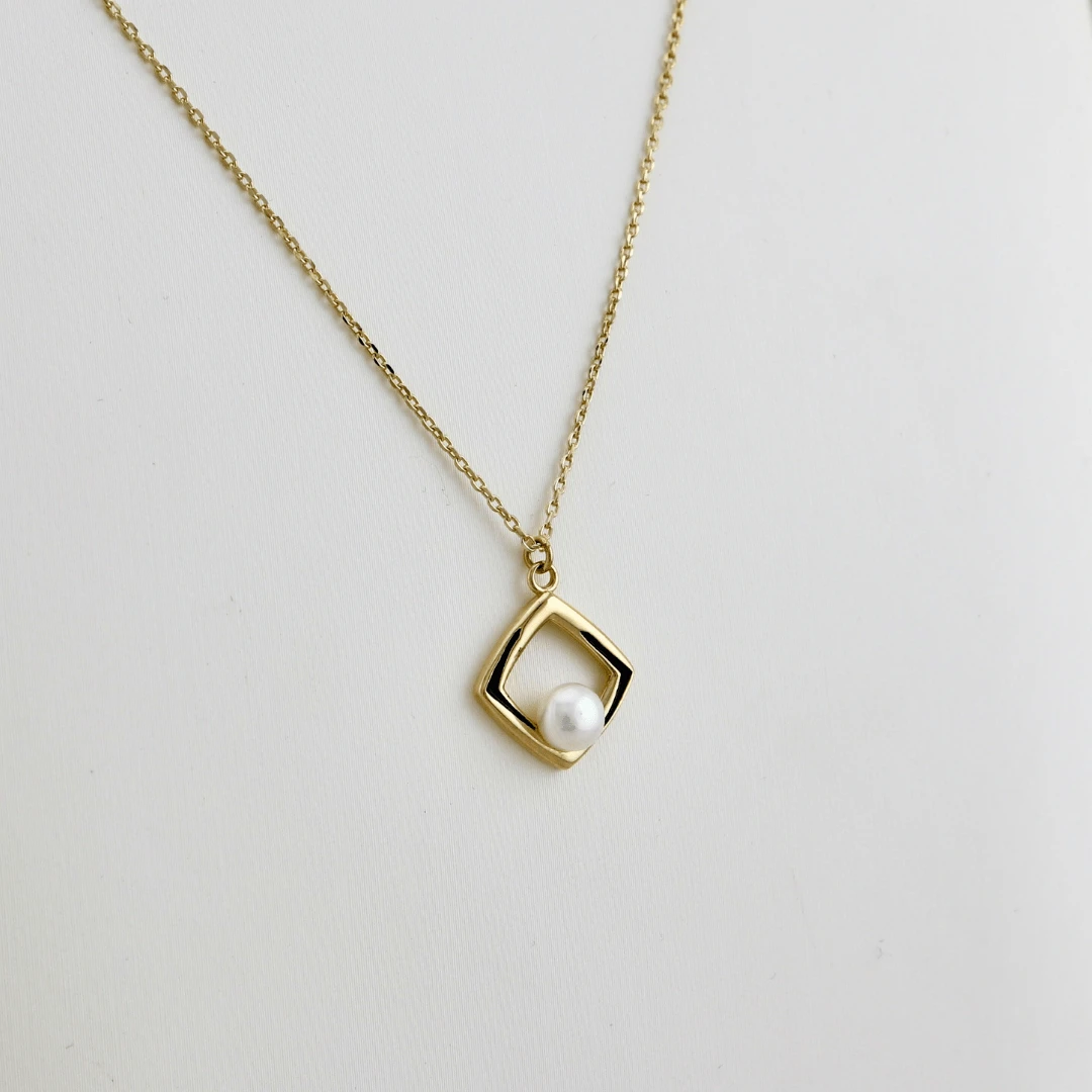 Collier Perles en or 10K Collier Perles En Or 10K -Mathieu Blan Chard Soldes collier perles en or 10k mathieu blanchard joaillerie g080 3 collier perles en or 10k et email noir mathieu blanchard mathieu blanchard joaillerie 1143265868