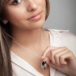 Collier Pétales -Mathieu Blan Chard Soldes gayane avetisyan collier petales 37885504946424