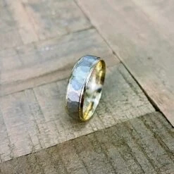 Bague Martelée En Or 10K -Mathieu Blan Chard Soldes grandeur 9 1 4 bague jonc martele en or jaune et blanc 10k 36545620541688