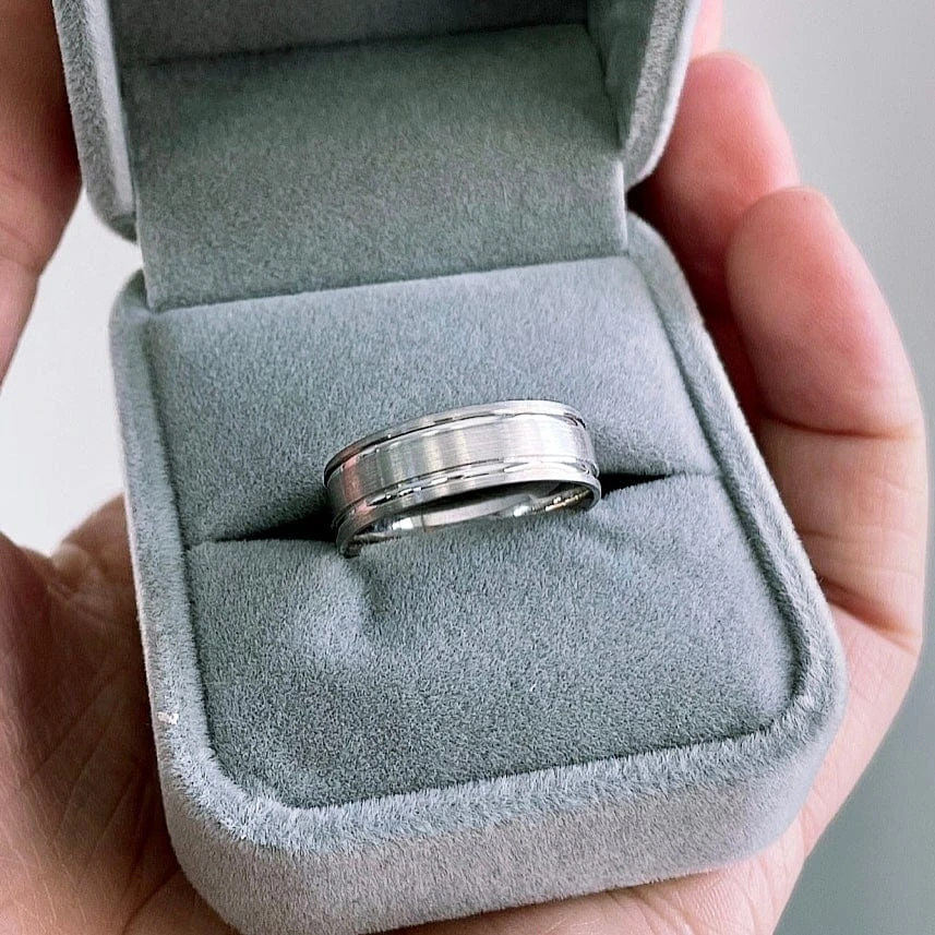 Bague en or 10K Bague En Or 10K -Mathieu Blan Chard Soldes grandeur 9 bague jonc en or blanc 10k 36545544454392