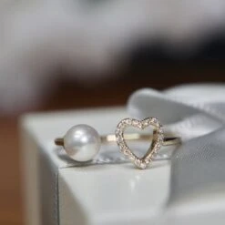 Bague Coeur En Or 10K, Perle Et Moissanites -Mathieu Blan Chard Soldes mathieu blanchard bague coeur en or 10k perle et moissanites 38990795997432