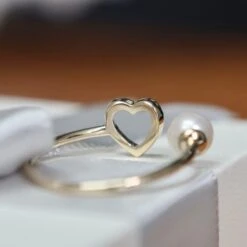 Bague Coeur En Or 10K, Perle Et Moissanites -Mathieu Blan Chard Soldes mathieu blanchard bague coeur en or 10k perle et moissanites 38990797406456