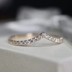 Bague V En Or 10K Et Moissanites -Mathieu Blan Chard Soldes mathieu blanchard bague v en or 14k et moissanites 38990385905912