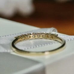 Bague Semi-éternité à 8 Moissanites En Or 10K 10 Bague Semi-éternité à 8 Moissanites En Or 10K -Mathieu Blan Chard Soldes mathieu blanchard bagues bague semi eternite a 8 moissanites en or jaune ou blanc 10k 39019599003896