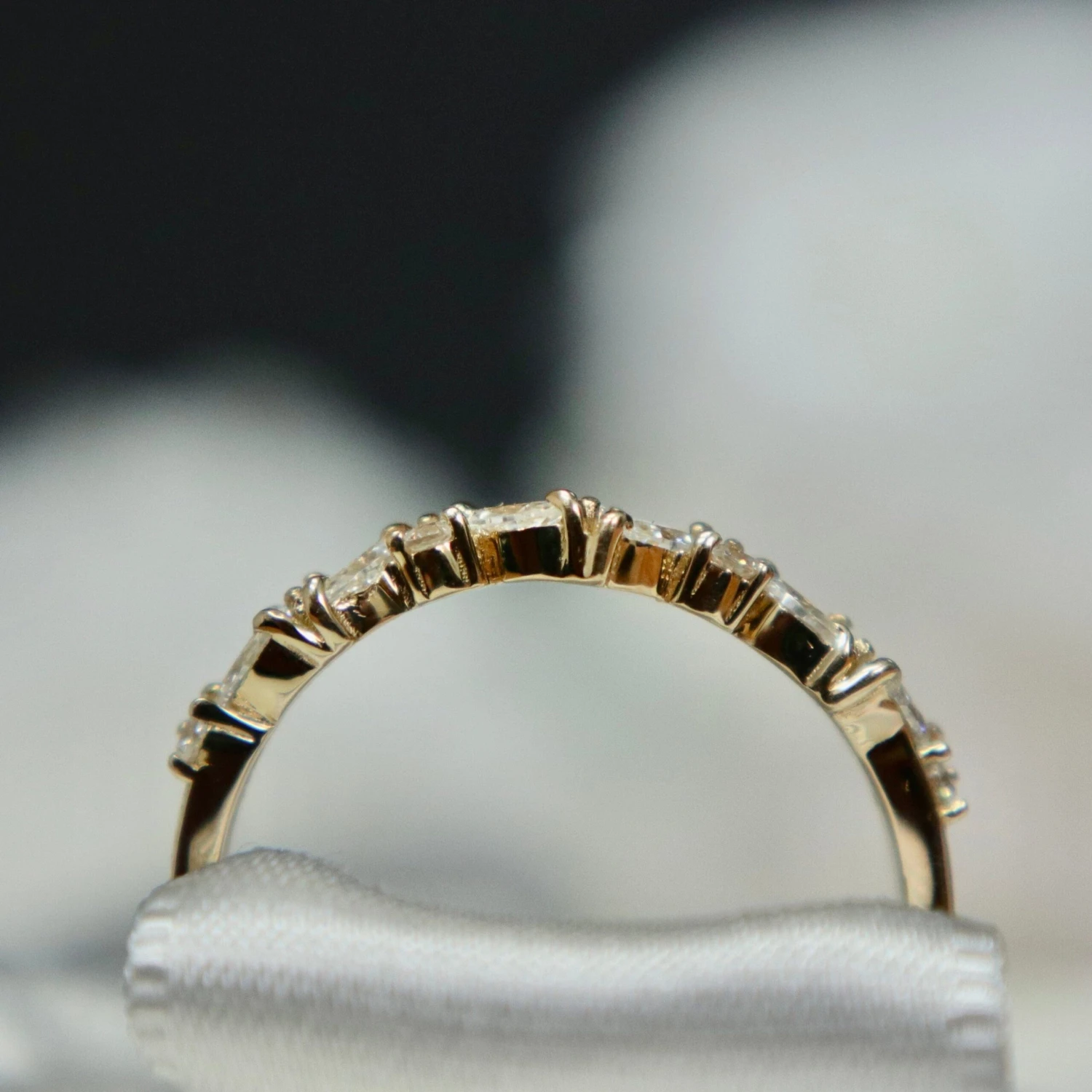 Bague semi-éternité Marquise en or 10K et moissanites Bague Semi-éternité Marquise En Or 10K Et Moissanites -Mathieu Blan Chard Soldes mathieu blanchard bagues bague semi eternite marquise en or 10k et moissanites 39025954849016 scaled