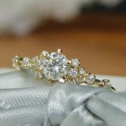 Bague Solitaire Nuage En Or 10K Et Moissanites -Mathieu Blan Chard Soldes mathieu blanchard bagues bague solitaire nuage en or 10k et moissanites 39015153959160