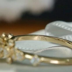 Bague Solitaire Nuage En Or 10K Et Moissanites -Mathieu Blan Chard Soldes mathieu blanchard bagues bague solitaire nuage en or 10k et moissanites 39015154974968