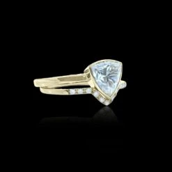 Bagues Ensemble D'alliances Trillion En Or 10K Et Moissanites -Mathieu Blan Chard Soldes mathieu blanchard bagues bagues ensemble d alliances trillion en or jaune 10k et moissanites 38161228628216