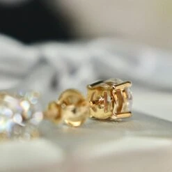 Boucles D'oreilles Classiques En Or Jaune Ou Blanc 10K Et Moissanites 10 Boucles D'oreilles Classiques En Or Jaune Ou Blanc 10K Et Moissanites -Mathieu Blan Chard Soldes mathieu blanchard boucles d oreilles boucles d oreilles classiques en or jaune ou blanc 10k et moissanites 39039035277560