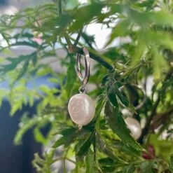 Boucles D'oreilles Huggies Perles Baroques En Argent Sterling 2 Boucles D'oreilles Huggies Perles Baroques En Argent Sterling -Mathieu Blan Chard Soldes mathieu blanchard boucles d oreilles boucles d oreilles huggies perles baroques en argent sterling 37557245018360