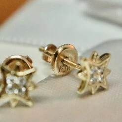 Boucles D'oreilles Étoiles Du Nord En Or 10K Et Moissanites -Mathieu Blan Chard Soldes mathieu blanchard boucles d oreilles dore boucles d oreilles etoiles du nord en or 10k et moissanites 39027611533560