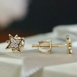 Boucles D'oreilles Étoiles Du Nord En Or 10K Et Moissanites -Mathieu Blan Chard Soldes mathieu blanchard boucles d oreilles dore boucles d oreilles etoiles du nord en or 10k et moissanites 39027612418296