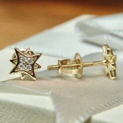 Boucles D'oreilles Étoiles Du Nord En Or 10K Et Moissanites -Mathieu Blan Chard Soldes mathieu blanchard boucles d oreilles dore boucles d oreilles etoiles du nord en or 10k et moissanites 39027612909816