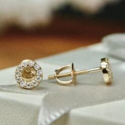 Boucles D'oreilles Cercles En Or 10K Et Moissanites -Mathieu Blan Chard Soldes mathieu blanchard boucles d oreilles dore or 10k boucles d oreilles cercles en or 10k et moissanites 39027598393592