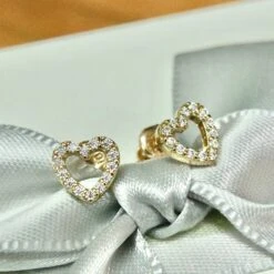 Boucles D'oreilles Coeurs En Or 10K Et Moissanites -Mathieu Blan Chard Soldes mathieu blanchard boucles d oreilles dore or 10k boucles d oreilles coeurs en or 10k et moissanites 39027662455032