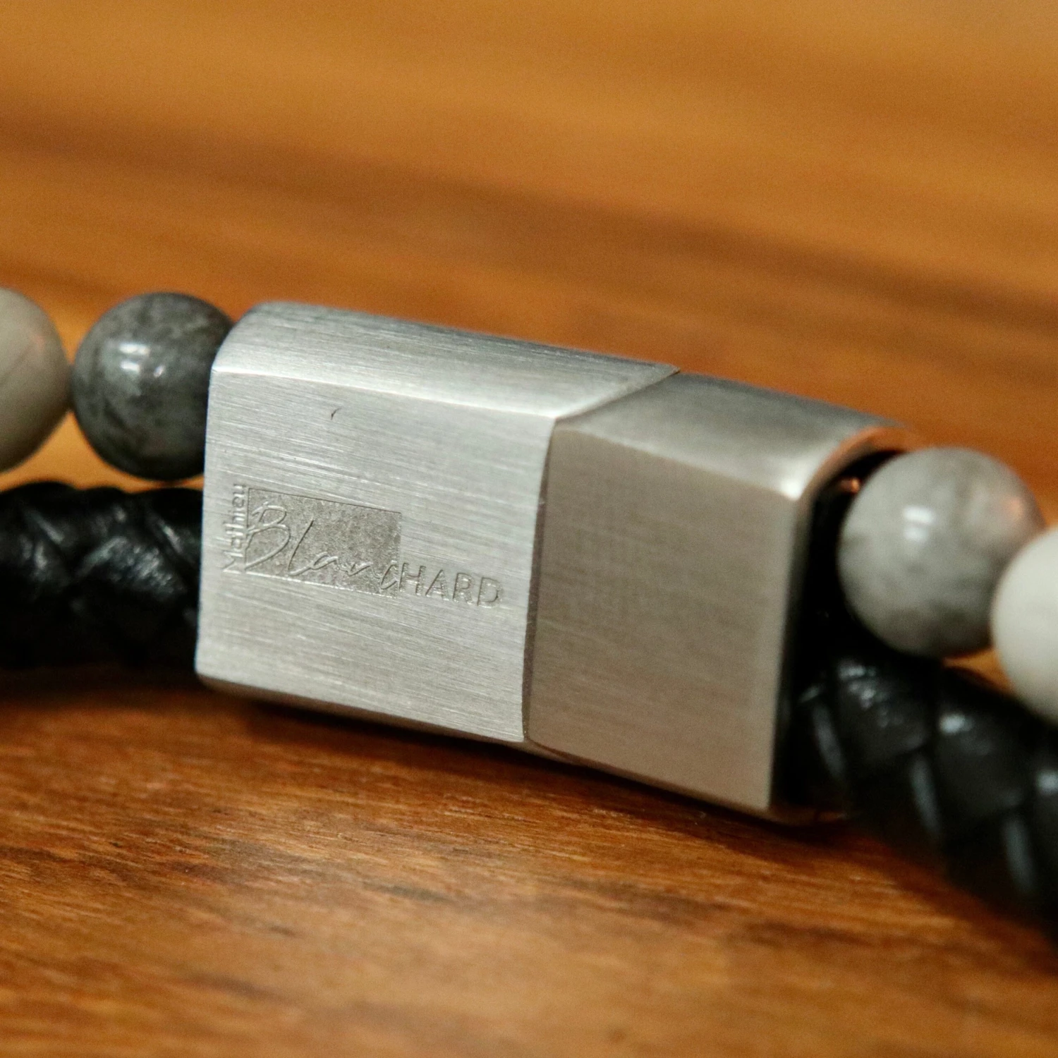 Bracelet Stone en cuir, acier et jaspe Bracelet Stone En Cuir, Acier Et Jaspe -Mathieu Blan Chard Soldes mathieu blanchard bracelets bracelet stone en cuir acier et jaspe 39123193463032 scaled