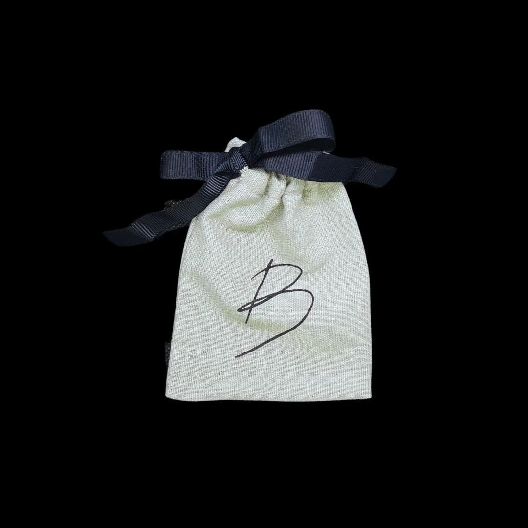 Bracelet de montre en cuir noir Bracelet De Montre En Cuir Noir -Mathieu Blan Chard Soldes mathieu blanchard bracelets de montre bracelet de montre en cuir noir 38095734145272