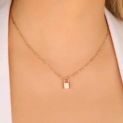 Collier Cadenas Mailles Rectangles En Argent Sterling 3 Collier Cadenas Mailles Rectangles En Argent Sterling -Mathieu Blan Chard Soldes mathieu blanchard chaine collier cadenas mailles rectangles en argent sterling 36165481234680