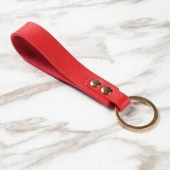 Porte-clef Minimaliste -Mathieu Blan Chard Soldes mathieu blanchard rouge porte clef en cuir minimaliste 30702924103847