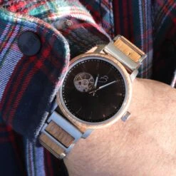 Montre Bürgi En Bois De Baril De Whisky Recyclé 4 Montre Bürgi En Bois De Baril De Whisky Recyclé -Mathieu Blan Chard Soldes montre burgi en bois de baril de whisky recycle noyer mathieu blanchard montres mathieu blanchard 39694702182648