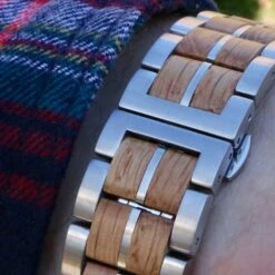Montre Tompion En Bois De Baril De Whisky Recyclé -Mathieu Blan Chard Soldes montre tompion en bois de baril de whisky recycle chene provenant de baril de whisky recycle mathieu blanchard montres mathieu blanchard 39695145697528