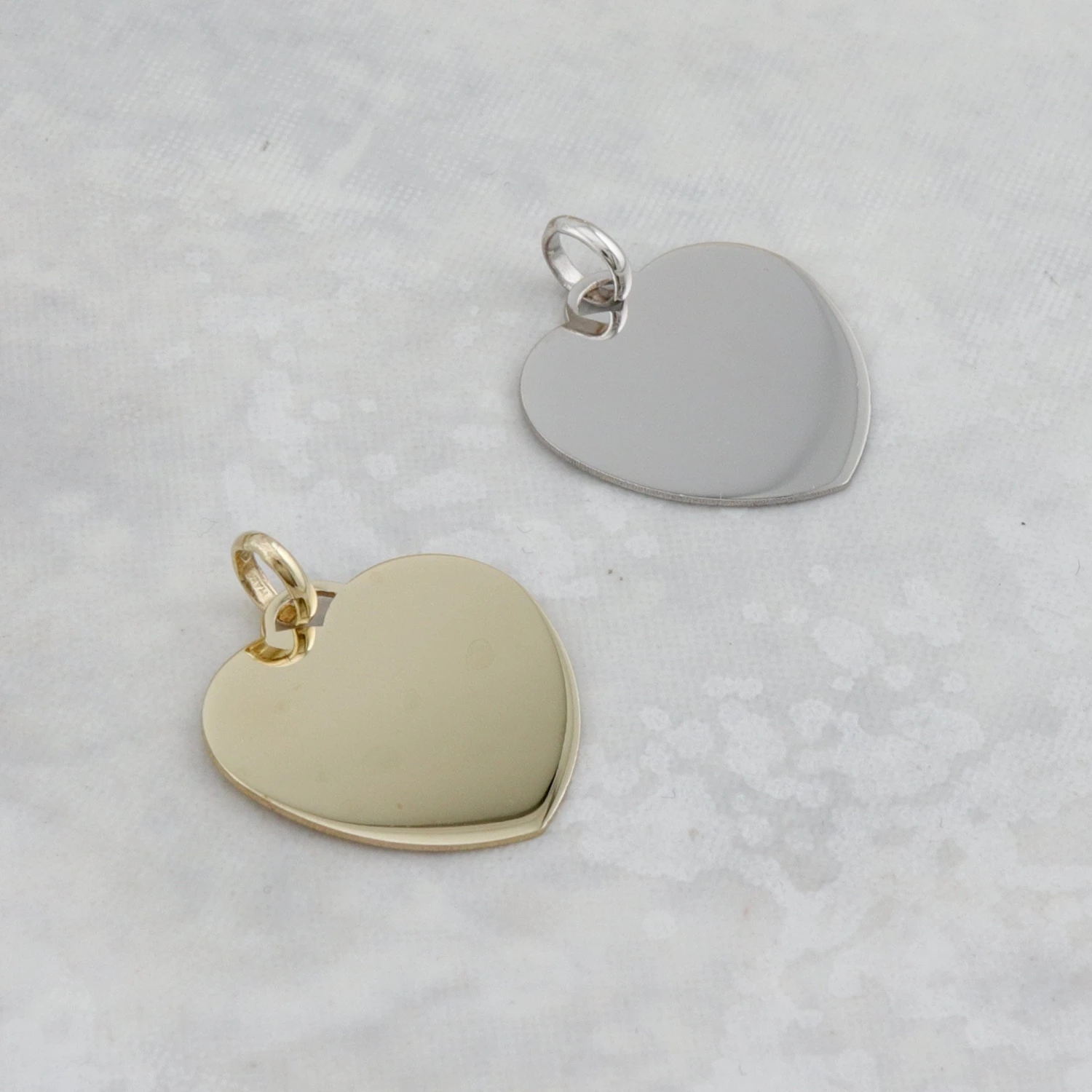 Pendentif Coeur en or 10K Pendentif Coeur En Or 10K -Mathieu Blan Chard Soldes pendentif coeur en or 10k pendentif coeur plaque a graver en or jaune 10k mathieu blanchard mathieu blanchard joaillerie 1143897699