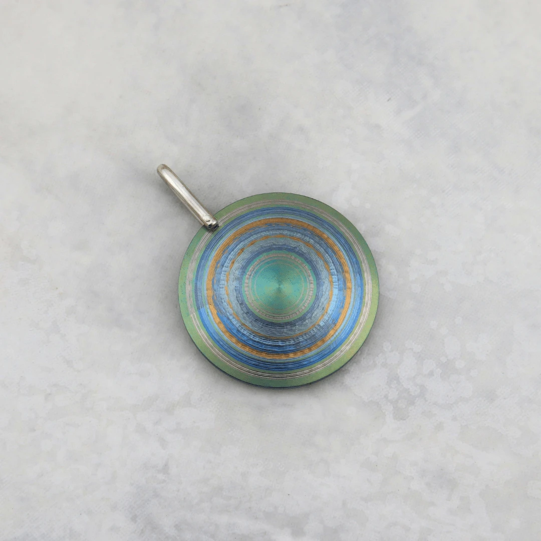 Pendentif en argent sterling et titane Pendentif En Argent Sterling Et Titane -Mathieu Blan Chard Soldes pendentif en argent sterling et titane christine dwane ppec14276s 32 pendentif en argent et titane christine dwane x mathieu blanchard mathieu blanchard joaillerie 1170887136