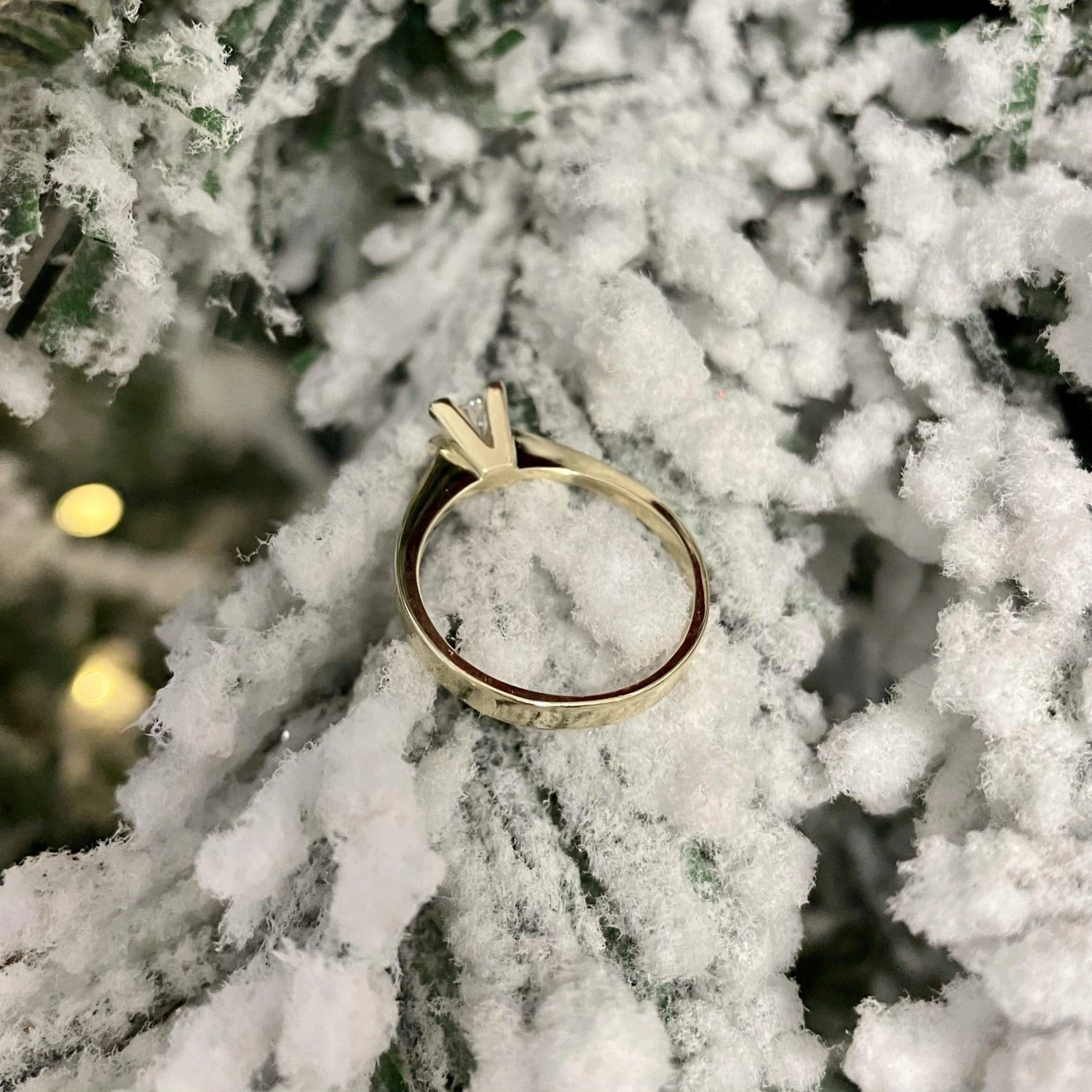 Bague Classique Solitaire en or 10K Bague Classique Solitaire En Or 10K -Mathieu Blan Chard Soldes rpm bague classique solitaire cz en or 10k 34497367834872