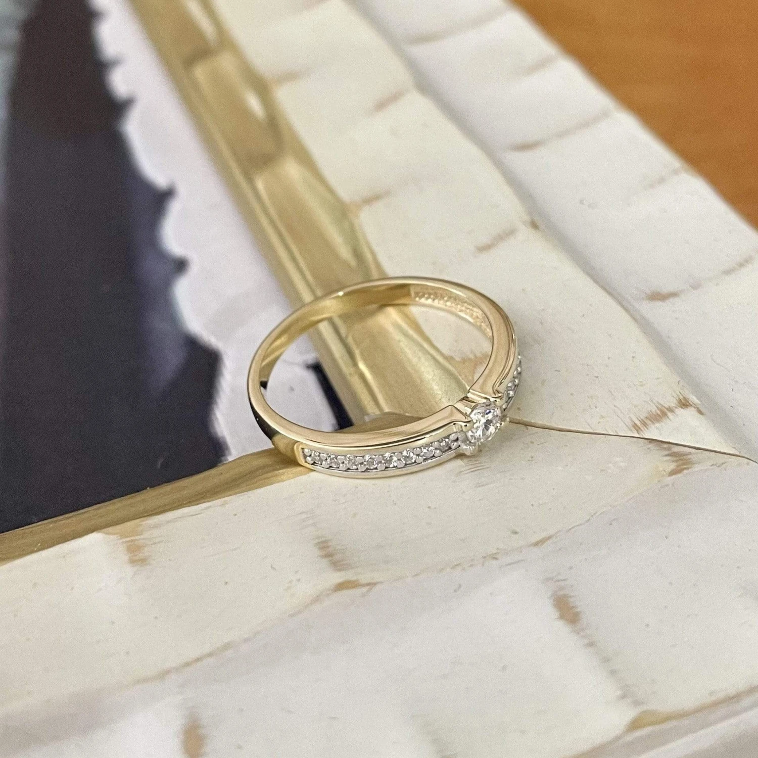 Bague Semi-éternité en or jaune ou blanc 10K Bague Semi-éternité En Or Jaune Ou Blanc 10K -Mathieu Blan Chard Soldes rpm bague semi eternite cz en or jaune ou blanc 10k 36302873329912