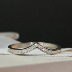 Bague Classique V En Or 10K -Mathieu Blan Chard Soldes rpm bagues bague classique v en or 10k 39150178074872