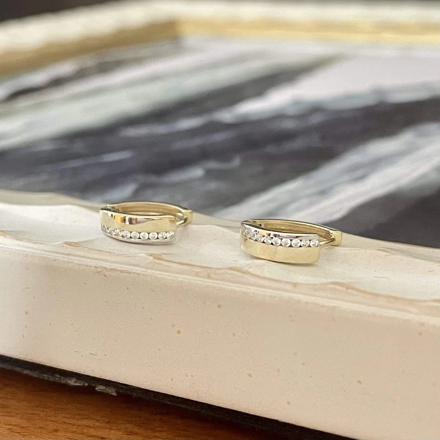 Boucles d'oreilles huggies 13mm en or jaune ou blanc 10k Boucles D'oreilles Huggies 13mm En Or Jaune Ou Blanc 10k -Mathieu Blan Chard Soldes rpm boucles d oreilles huggies 13mm et cz en or jaune ou blanc 10k 29509259100327